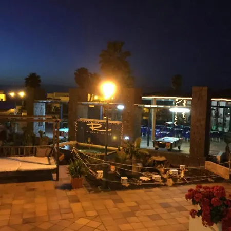 Отель Vik Coral 3*